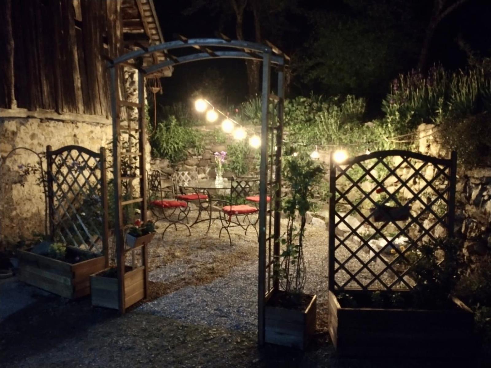Au Pied Du Chateau- Parking Wifi Jardin - Clg Savoie Freterive Kültér fotó